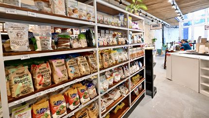 Cafetería, heladería y comida hebrea: abre el primer y único market sin gluten de La Plata