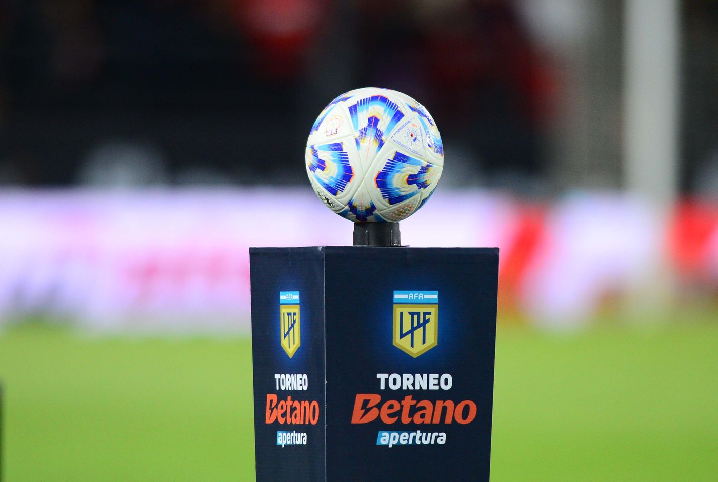 Estudiantes Belgrano Pelota Estadio UNO.jpg