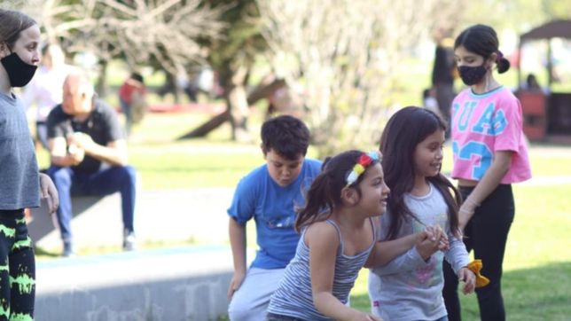 el barrio meridiano v vivio a pleno la jornada de cultura en la calle