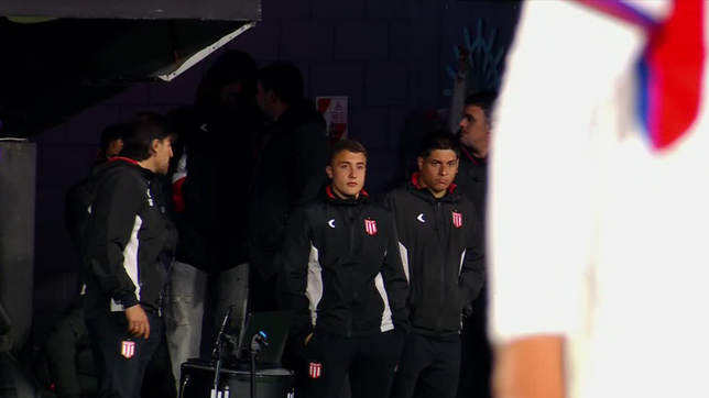insolito momento en uno: el sobrino de beligoy paro el partido y le dio una orden a veron