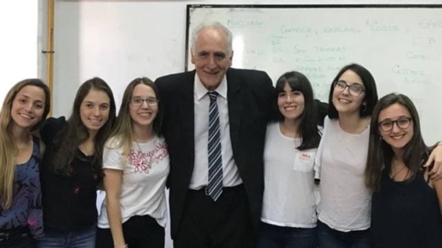 quiso rendirle un homenaje a su profesor de la unlp y su posteo fue viral