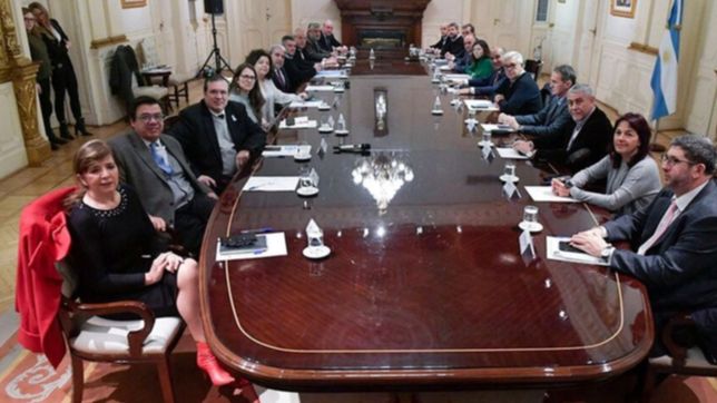 batakis hablo de un panorama complejo en los proximos meses en reunion con el gabinete