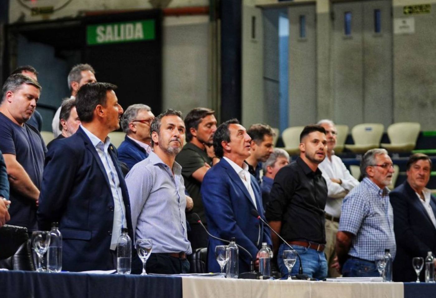 Gimnasia dirigencia asamblea.jpg