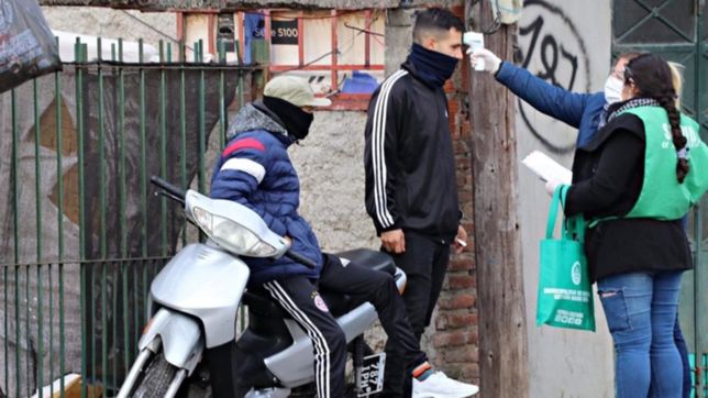 intenso operativo sanitario en villa catella, donde detectaron dos casos de cornavirus