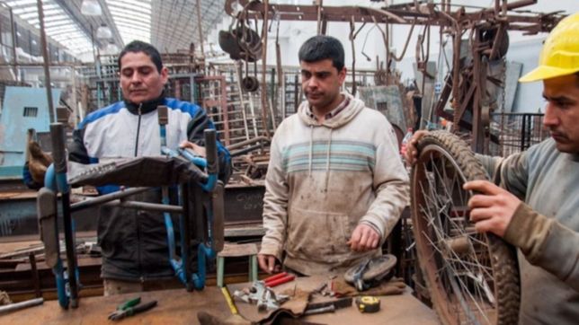internos de olmos arreglaron sillas de ruedas y camillas para el hospital san lucas