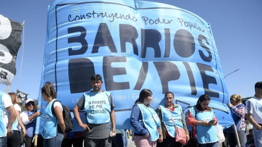 Sigue el reclamo de las organizaciones sociales, pero ya se puede entrar a la Autopista