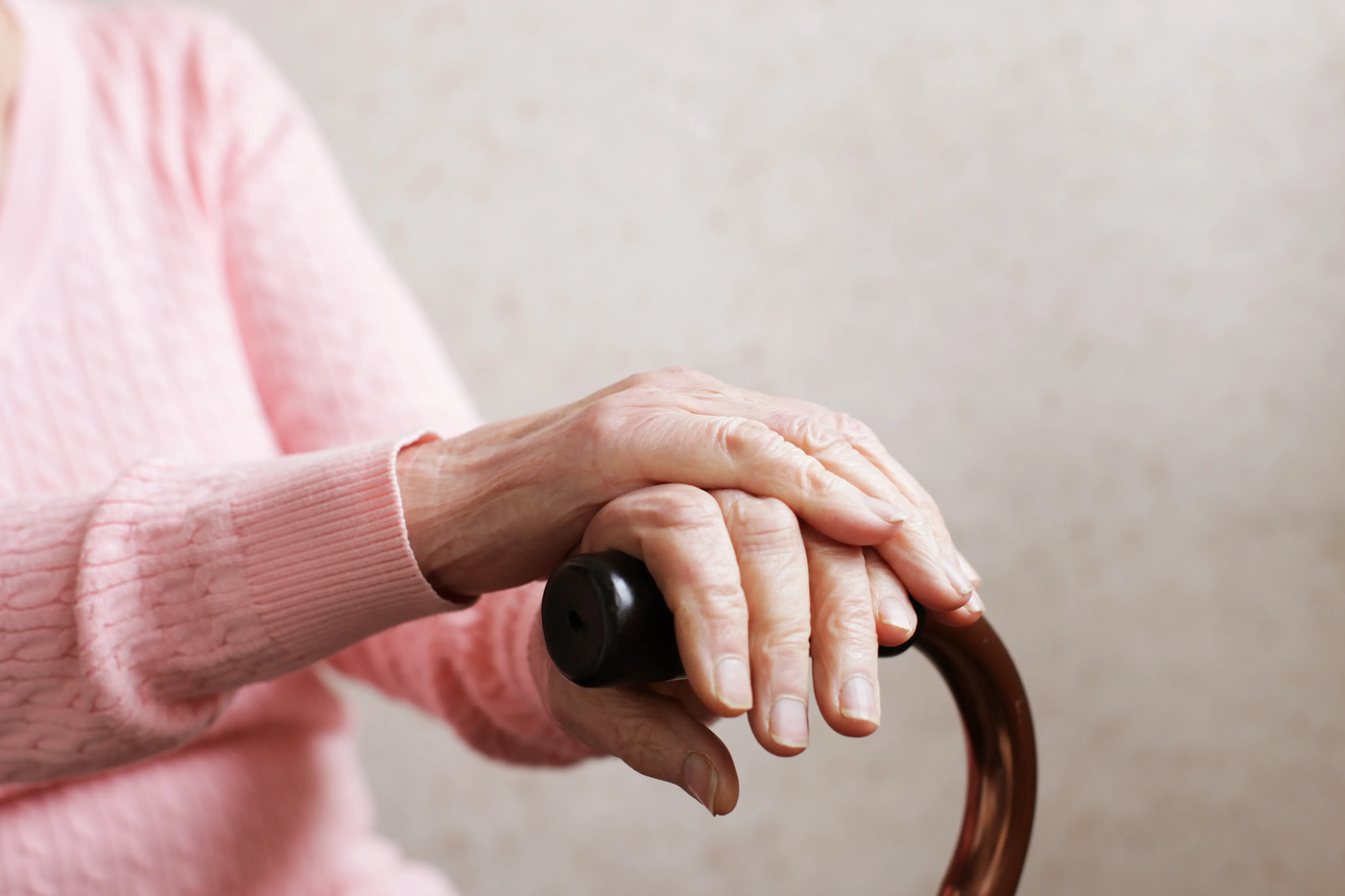 engano-abuela-muerte-hija-shutterstock_582911152.webp