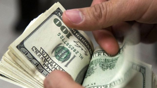 los empleados que cobraron su sueldo por el programa atp no podran comprar dolares