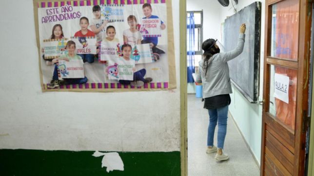 arranca la paritaria docente y el gobierno se reunira con cinco gremios nacionales