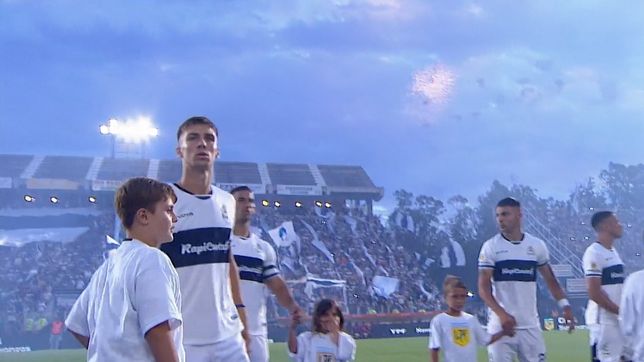 video: asi fue el impresionante recibimiento de gimnasia en el clasico platense