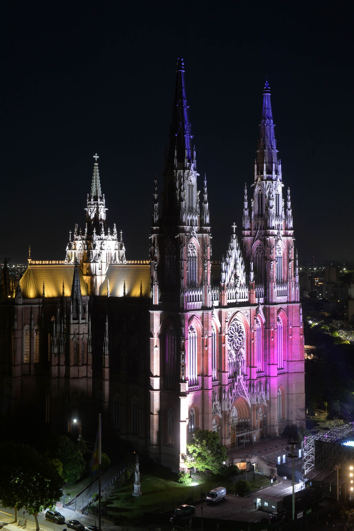 Durante la Noche de los Templos, se visitarán ocho iglesias en La Plata, entre ellos la Catedral Durante la Noche de los Templos, se visitarán ocho iglesias en La Plata, entre ellos la Catedral