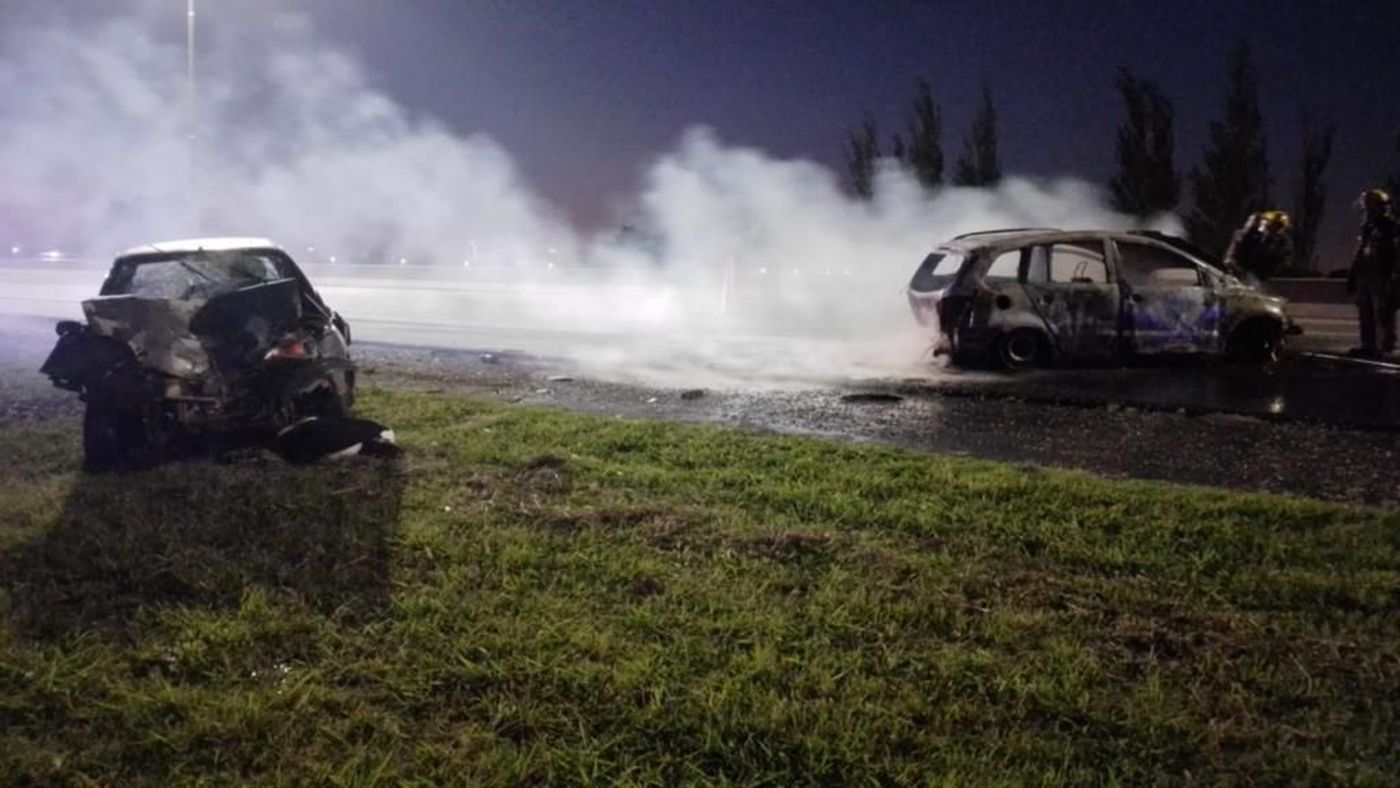 choque y tragedia en la autopista la plata buenos aires.jpg