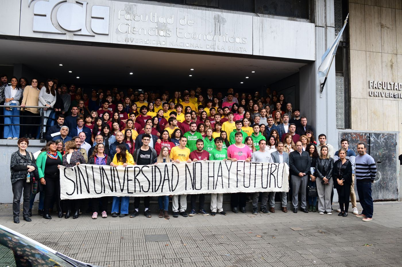 Ciencias Económicas intervención UNLP (4).JPG