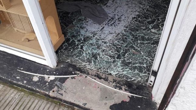 robaron y destrozaron tres comercios de la plata y crece la bronca de los vecinos