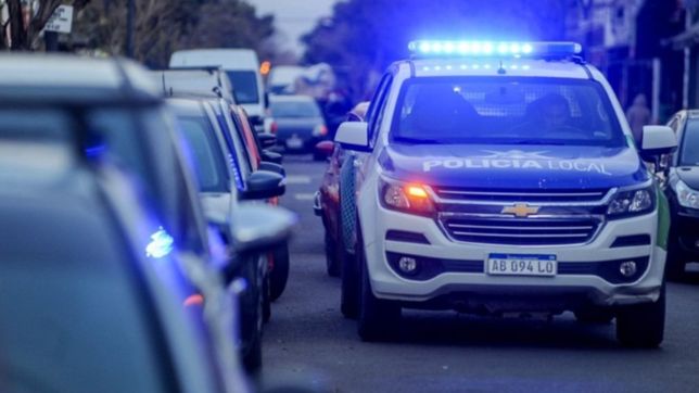 en un ataque pirana, amenazaron y asaltaron a una pareja en el centro de la plata