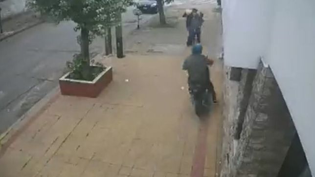 video: un hombre enfrento a los motochorros y evito que le robaran