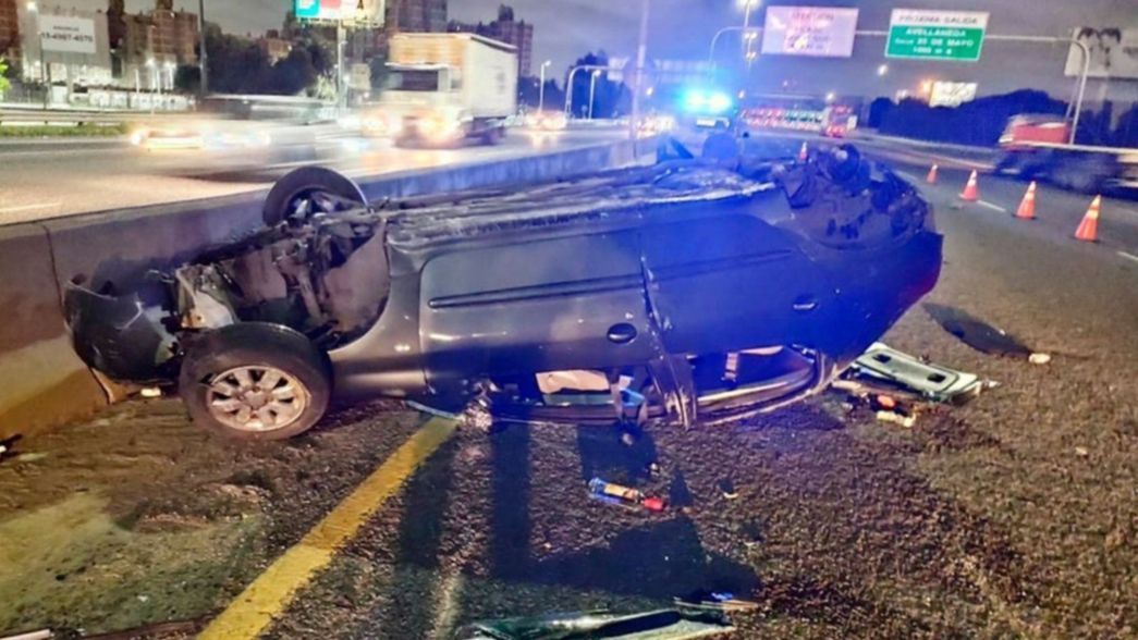 Un muerto y tres heridos por un choque fatal en la Autopista La Plata-Buenos Aires
