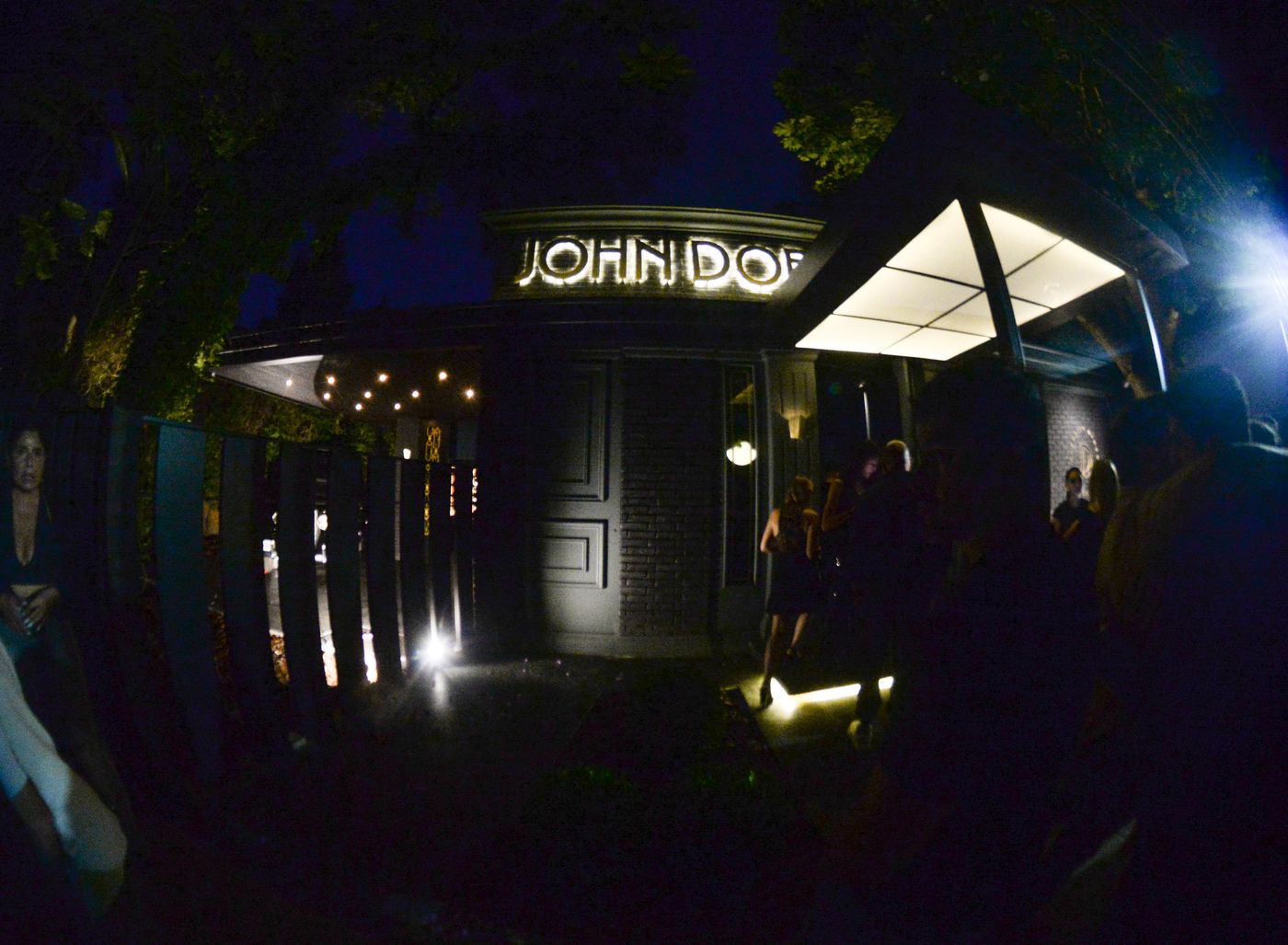 El nuevo John Doe Bar se encuentra en una privilegiada zona de City Bell.