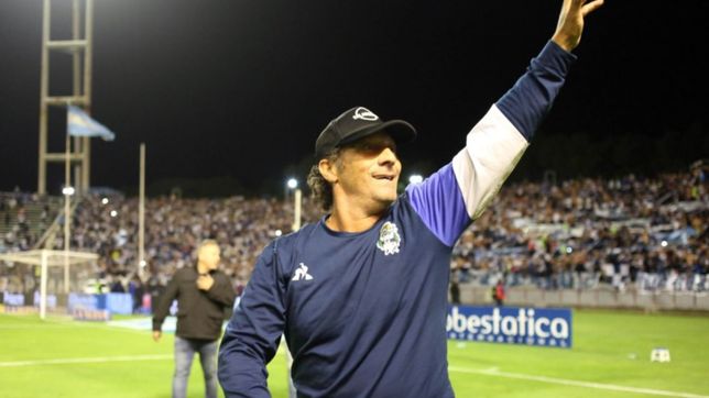 gimnasia: troglio y la cabala que implemento antes del partido con river