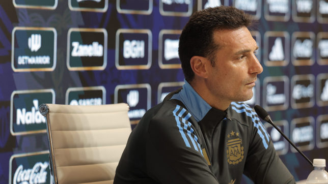 scaloni dio una conferencia en la previa del cruce con brasil y a de paul entre los titulares