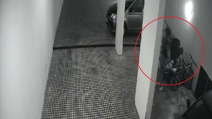 La pareja de ladrones que robó a metros de la DDI volvió a atacar en otro edificio céntrico