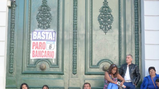 la bancaria vuelve al paro y el miercoles no abre el nacion en la plata