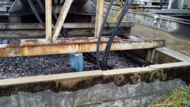 con estos bidones de nafta dejaron un mensaje mafioso en la estacion electrica de edelap