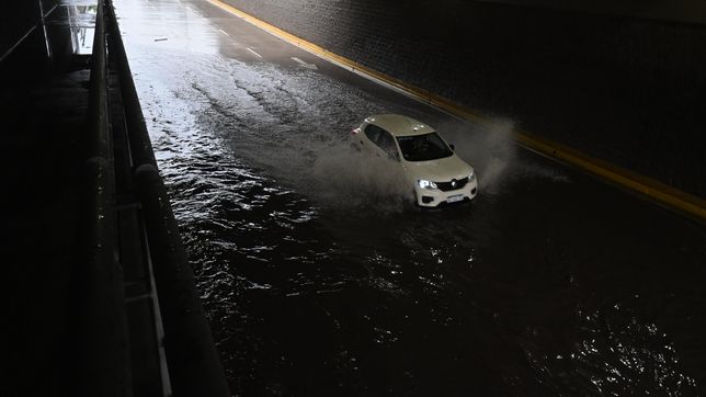villa castells, casi aislada por la inundacion del bajo a nivel de 7 y 508