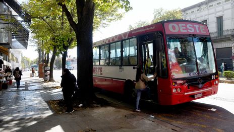 Provincia confirmó el nuevo cuadro tarifario de los micros y confirmó subas de casi el 43% Provincia confirmó el nuevo cuadro tarifario de los micros y confirmó subas de casi el 43%