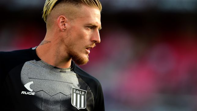 eduardo dominguez saco a ascacibar del equipo para jugar con boca y el ruso quedo a un paso de su salida