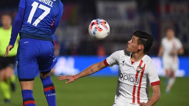 estudiantes dio ventajas en defensa, tigre no lo perdono y le gano 2 a 1