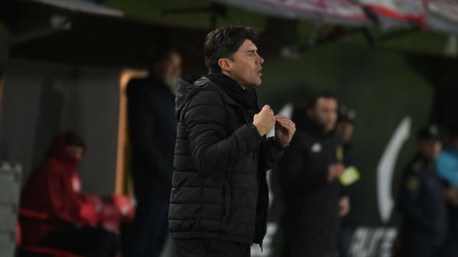 medina no disimulo la bronca por la derrota, pero saco pecho por el partido de estudiantes