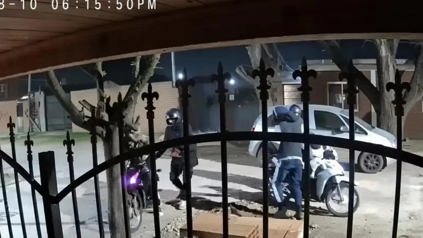El robo en Altos de San Lorenzo fue registrado por la c&aacute;mara de seguridad de una casa