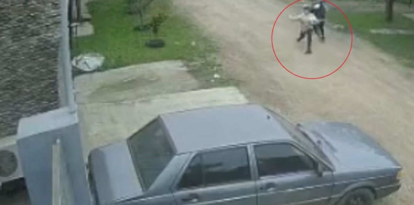 auto . piedras - menores de edad