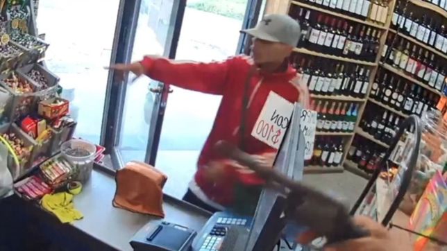 robo un super de la plata en 20 segundos y escapo a otra ciudad, pero lo descubrieron y termino preso