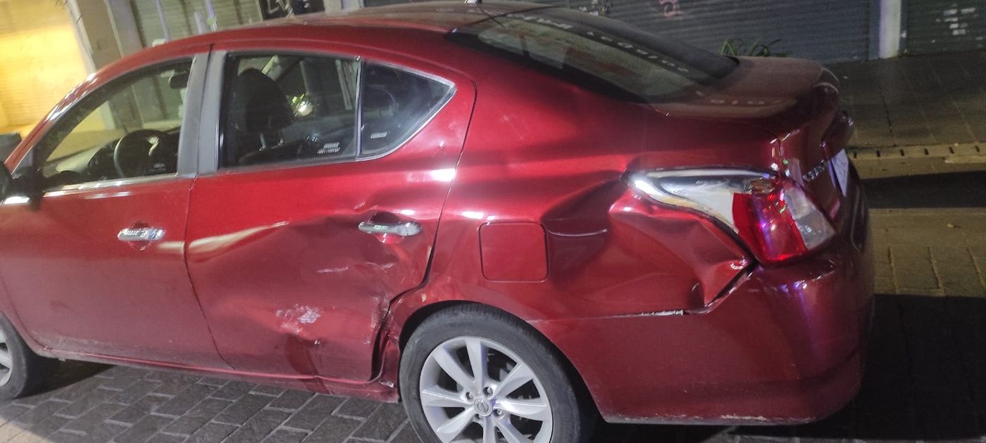 El auto implicado en el impactante choque ocurrido en pleno centro de La Plata. El auto implicado en el impactante choque ocurrido en pleno centro de La Plata.