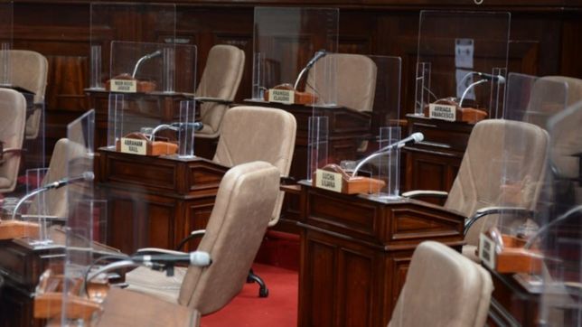 con fuertes medidas de prevencion, los concejales volvieron al recinto