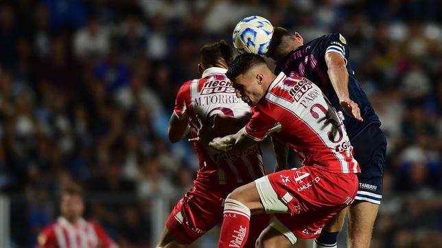 el insolito detalle del arbitro que casi salva a gimnasia de la derrota en el bosque