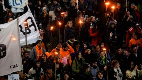 Los docentes de la UNLP iniciaron otro paro de 48 horas y encabezarán una Marcha de Antorchas