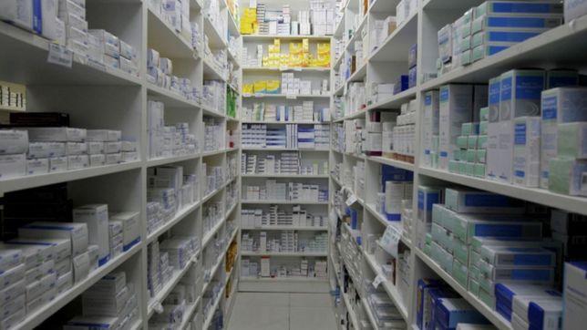 farmaceuticos platenses en alerta por falta de pagos de ioma