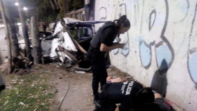 un muerto y cinco heridos graves en un brutal choque de un fiat spazio contra un poste