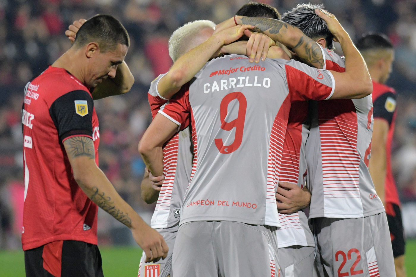 Estudiantes Newells festejo gol.png