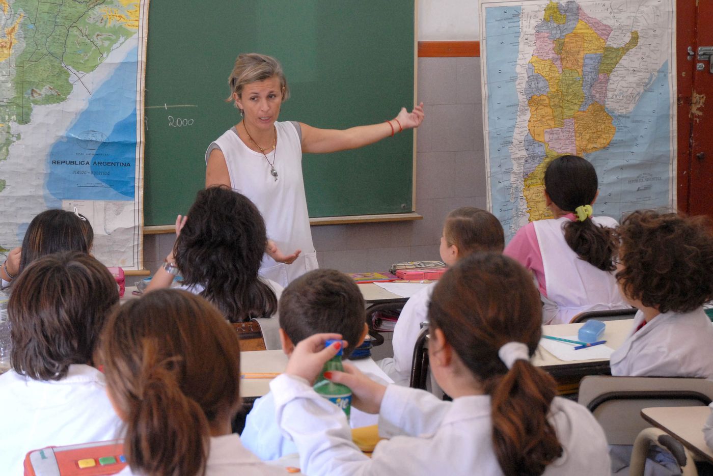 Provincia: tras el aumento a los estatales bonaerenses, ¿qué pasará con el  sueldo de los docentes?
