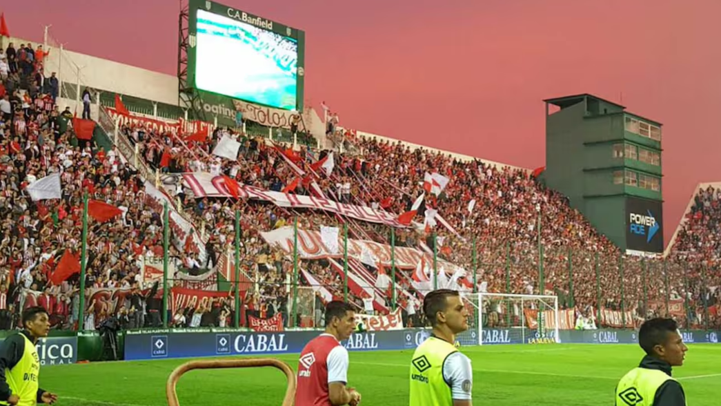 ¿Los hinchas de Estudiantes podrán ir de visitante ante Banfield?