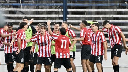 Estudiantes anunció los primeros contratos profesionales de cuatro juveniles