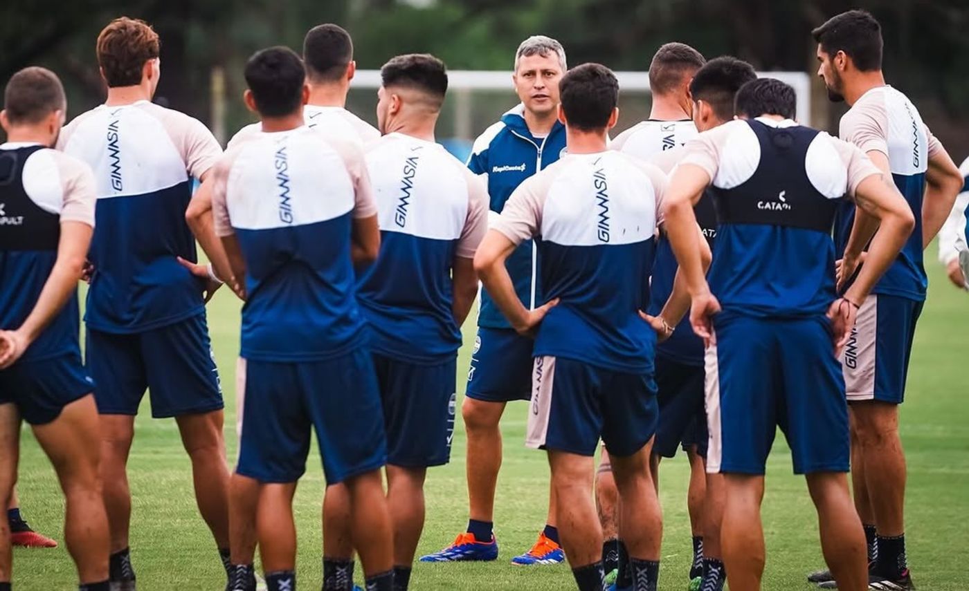 Entrenamiento Gimnasia Flores.jpg