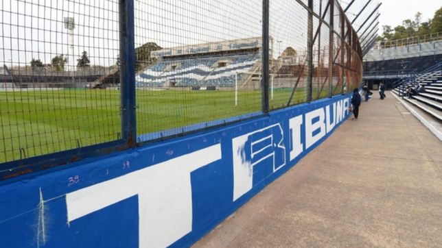 el bosque se pone a punto para recibir a maradona como dt de gimnasia