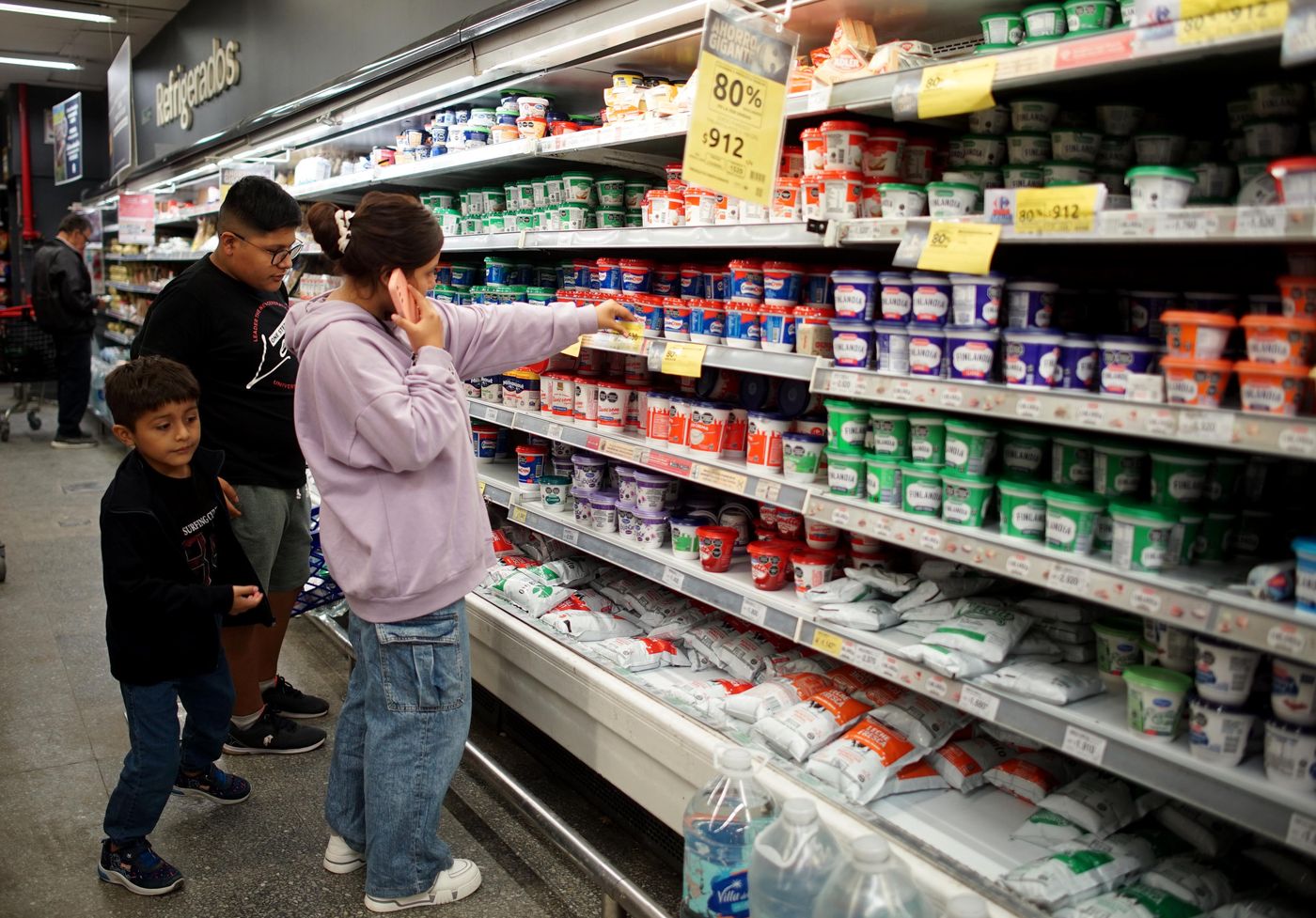 En los casos más sensibles, las familias restringen el consumo de alimentos, destacó el informe de UNICEF.