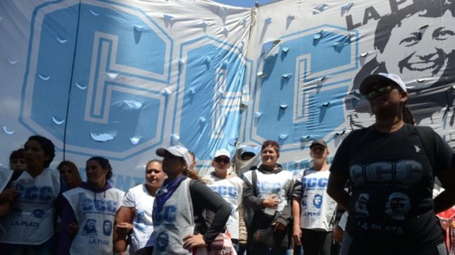 por una navidad sin despidos, cooperativistas marcharon a la municipalidad