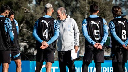 Bielsa sorprendió con la prelista de Uruguay: citó a dos figuras de Estudiantes y a un ex Gimnasia